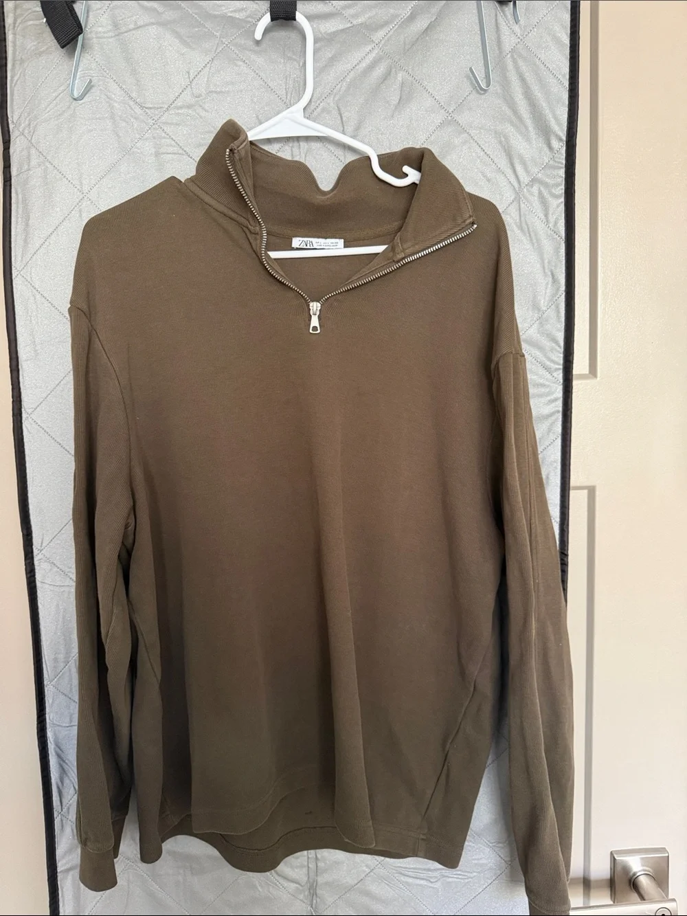 Zara Men's Half-Zip Sweater in Olive